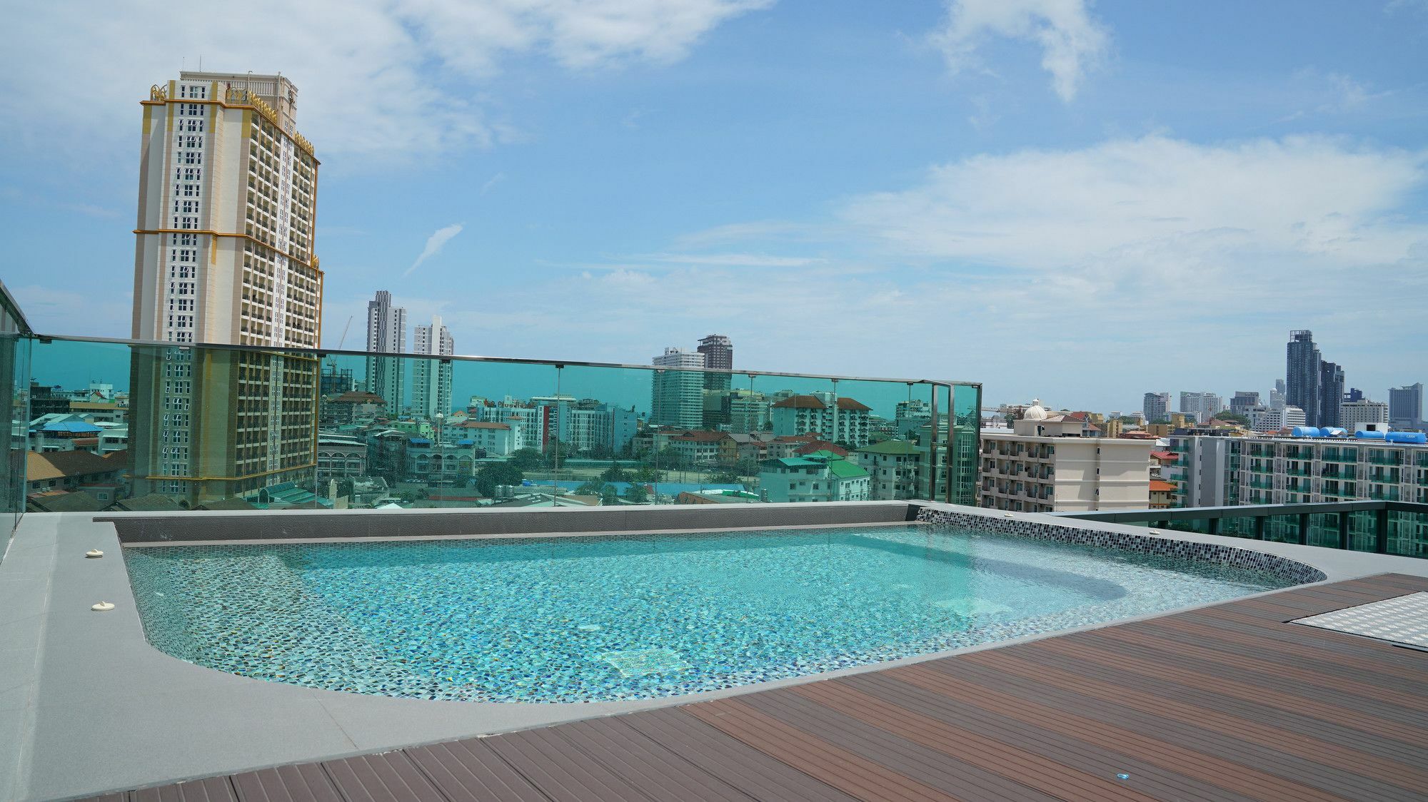 Apartamento Urban Attitude Pattaya Exterior foto